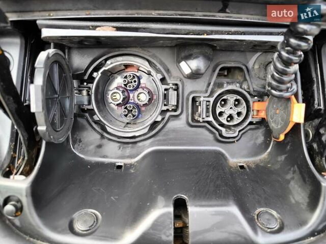 Серый Ниссан Лиф, объемом двигателя 0 л и пробегом 148 тыс. км за 8500 $, фото 17 на Automoto.ua