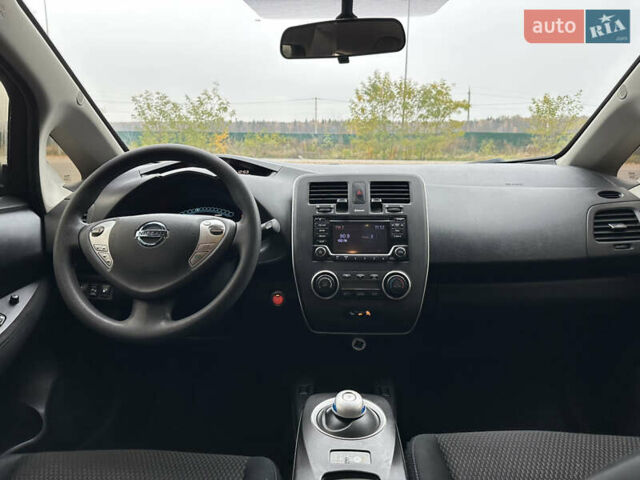 Сірий Ніссан Ліф, об'ємом двигуна 0 л та пробігом 106 тис. км за 8300 $, фото 4 на Automoto.ua