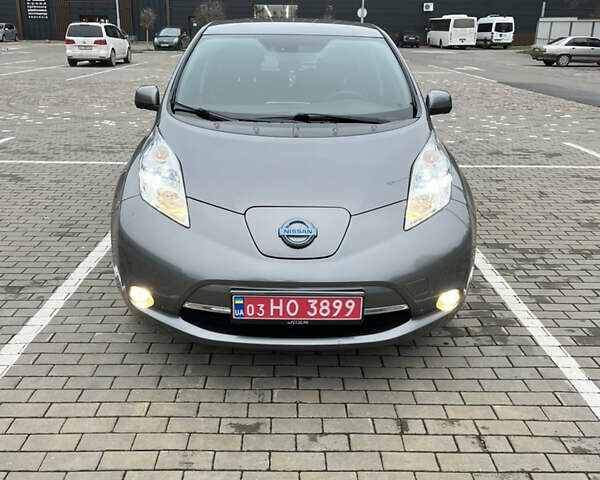 Серый Ниссан Лиф, объемом двигателя 0 л и пробегом 92 тыс. км за 8600 $, фото 23 на Automoto.ua