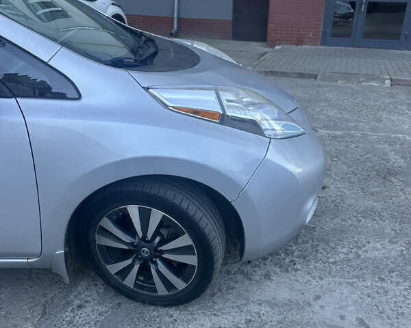 Ниссан Лиф 2016 в Ивано-Франковске на Automoto.ua Серый Ниссан Лиф, объемом двигателя 0 л и пробегом 82 тыс. км за 8199 $, фото 6 на Automoto.ua