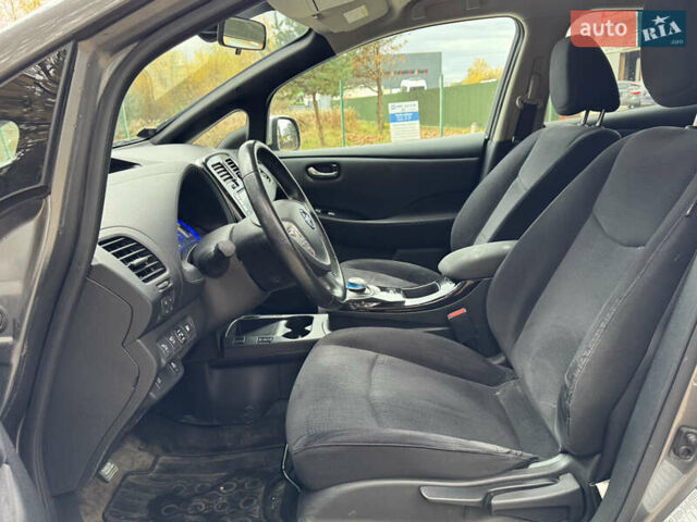 Ниссан Лиф 2016 в Львове на Automoto.ua Серый Ниссан Лиф, объемом двигателя 0 л и пробегом 164 тыс. км за 6450 $, фото 8 на Automoto.ua