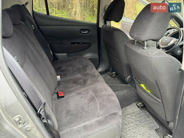 Ниссан Лиф 2016 в Львове на Automoto.ua Серый Ниссан Лиф, объемом двигателя 0 л и пробегом 164 тыс. км за 6450 $, фото 11 на Automoto.ua