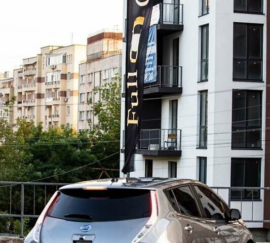 Серый Ниссан Лиф, объемом двигателя 0 л и пробегом 130 тыс. км за 7200 $, фото 5 на Automoto.ua