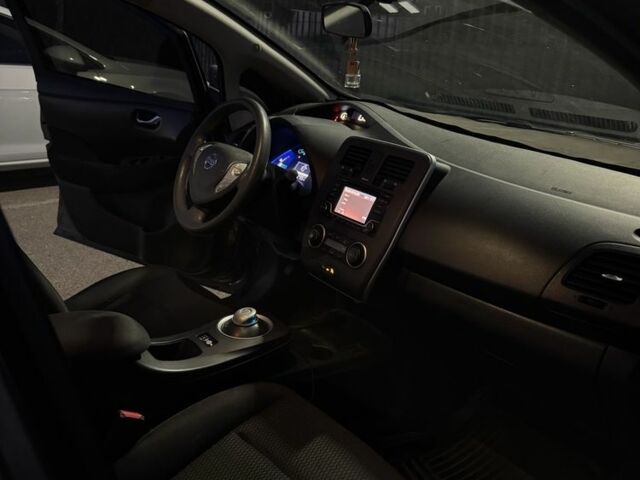 Серый Ниссан Лиф, объемом двигателя 0 л и пробегом 106 тыс. км за 7100 $, фото 6 на Automoto.ua