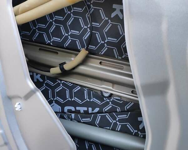 Серый Ниссан Лиф, объемом двигателя 0 л и пробегом 61 тыс. км за 8000 $, фото 37 на Automoto.ua