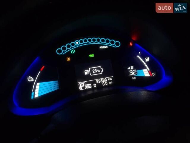 Сірий Ніссан Ліф, об'ємом двигуна 0 л та пробігом 89 тис. км за 8299 $, фото 3 на Automoto.ua