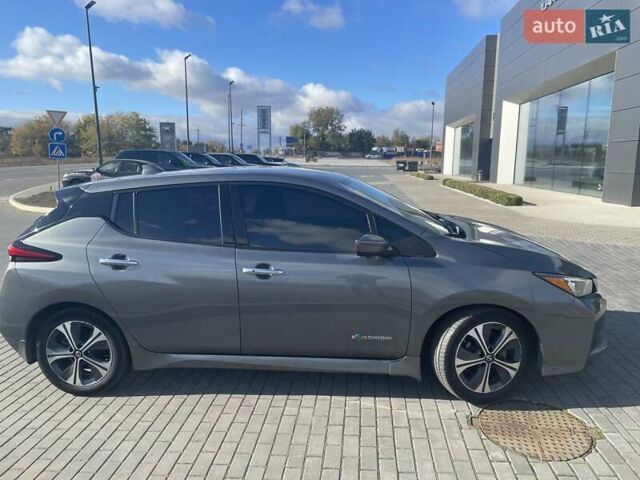 Серый Ниссан Лиф, объемом двигателя 0 л и пробегом 144 тыс. км за 12500 $, фото 3 на Automoto.ua