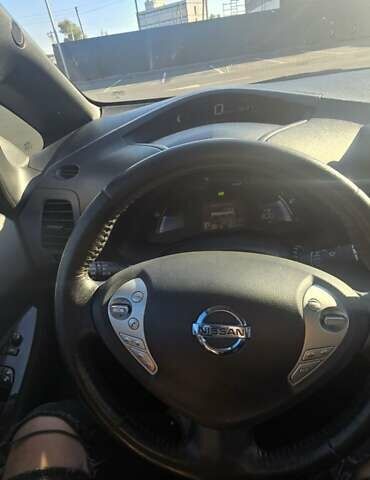 Серый Ниссан Лиф, объемом двигателя 0 л и пробегом 108 тыс. км за 8700 $, фото 10 на Automoto.ua