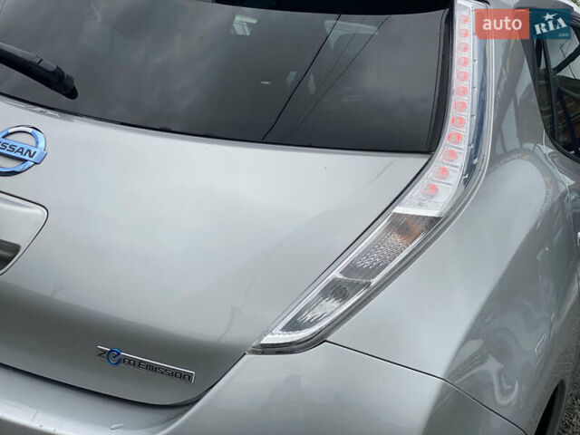 Серый Ниссан Лиф, объемом двигателя 0 л и пробегом 106 тыс. км за 8500 $, фото 34 на Automoto.ua