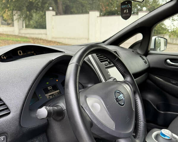 Серый Ниссан Лиф, объемом двигателя 0 л и пробегом 53 тыс. км за 6999 $, фото 20 на Automoto.ua