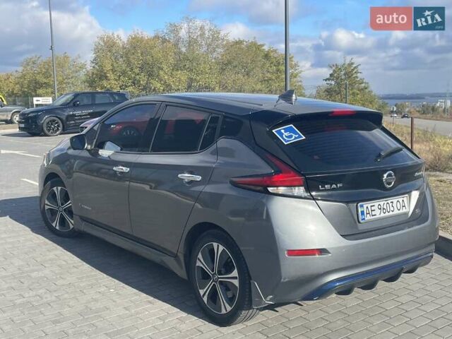 Серый Ниссан Лиф, объемом двигателя 0 л и пробегом 144 тыс. км за 12500 $, фото 6 на Automoto.ua