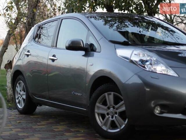 Серый Ниссан Лиф, объемом двигателя 0 л и пробегом 88 тыс. км за 8700 $, фото 14 на Automoto.ua