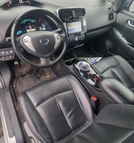 Серый Ниссан Лиф, объемом двигателя 0 л и пробегом 130 тыс. км за 8000 $, фото 7 на Automoto.ua