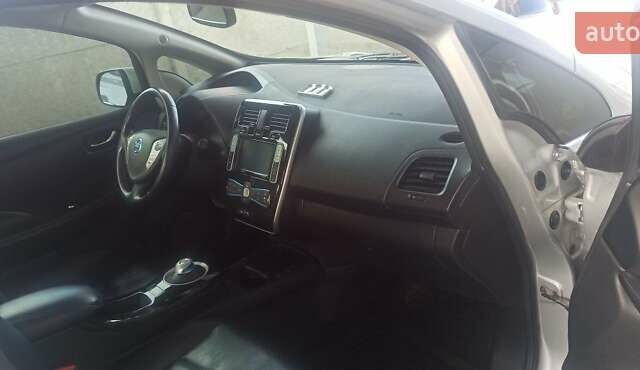 Сірий Ніссан Ліф, об'ємом двигуна 0 л та пробігом 142 тис. км за 7800 $, фото 6 на Automoto.ua