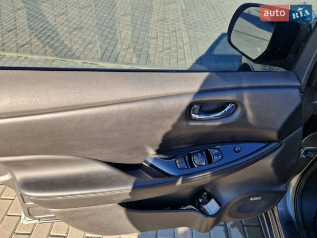 Серый Ниссан Лиф, объемом двигателя 0 л и пробегом 88 тыс. км за 12500 $, фото 15 на Automoto.ua