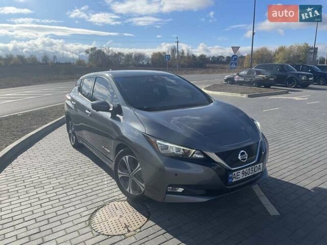 Серый Ниссан Лиф, объемом двигателя 0 л и пробегом 144 тыс. км за 12500 $, фото 2 на Automoto.ua