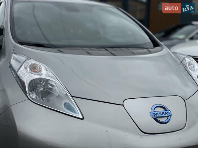Серый Ниссан Лиф, объемом двигателя 0 л и пробегом 106 тыс. км за 8500 $, фото 27 на Automoto.ua