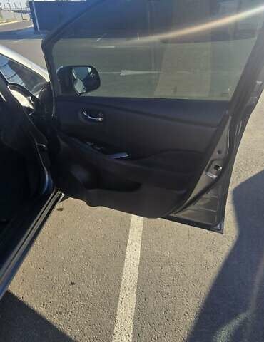 Серый Ниссан Лиф, объемом двигателя 0 л и пробегом 108 тыс. км за 8700 $, фото 11 на Automoto.ua