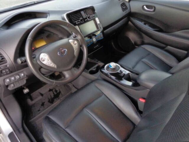 Серый Ниссан Лиф, объемом двигателя 0 л и пробегом 63 тыс. км за 3800 $, фото 7 на Automoto.ua