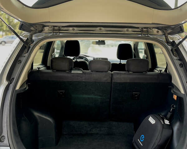 Сірий Ніссан Ліф, об'ємом двигуна 0 л та пробігом 125 тис. км за 6900 $, фото 22 на Automoto.ua