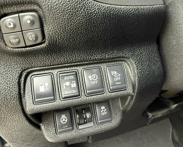 Серый Ниссан Лиф, объемом двигателя 0 л и пробегом 53 тыс. км за 6999 $, фото 17 на Automoto.ua