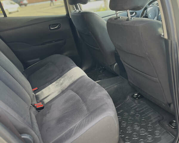 Сірий Ніссан Ліф, об'ємом двигуна 0 л та пробігом 125 тис. км за 6900 $, фото 18 на Automoto.ua