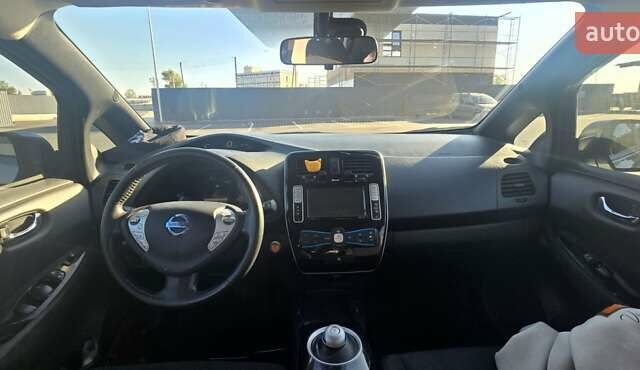 Серый Ниссан Лиф, объемом двигателя 0 л и пробегом 108 тыс. км за 8700 $, фото 9 на Automoto.ua