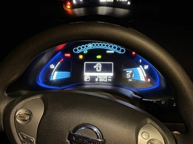 Сірий Ніссан Ліф, об'ємом двигуна 0 л та пробігом 146 тис. км за 7300 $, фото 3 на Automoto.ua