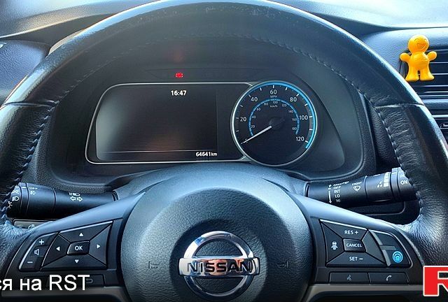 Серый Ниссан Лиф, объемом двигателя 0 л и пробегом 65 тыс. км за 12999 $, фото 6 на Automoto.ua