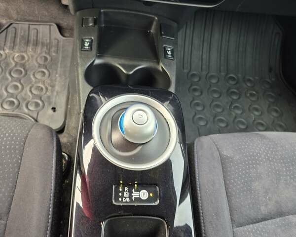 Сірий Ніссан Ліф, об'ємом двигуна 0 л та пробігом 65 тис. км за 8750 $, фото 8 на Automoto.ua