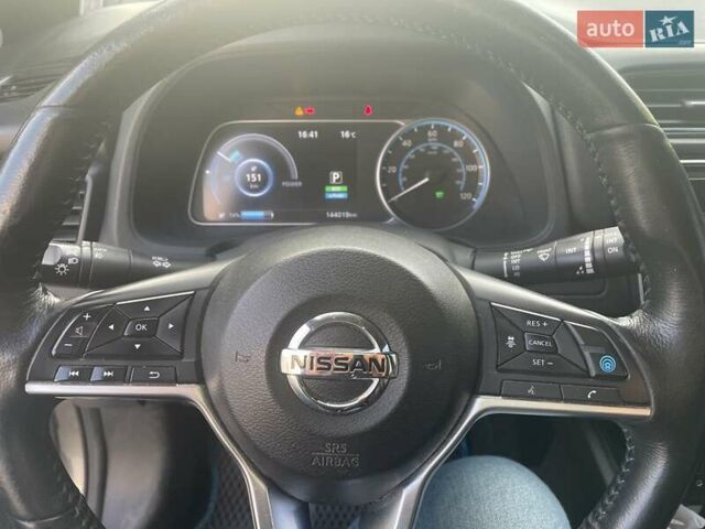 Серый Ниссан Лиф, объемом двигателя 0 л и пробегом 144 тыс. км за 12500 $, фото 9 на Automoto.ua
