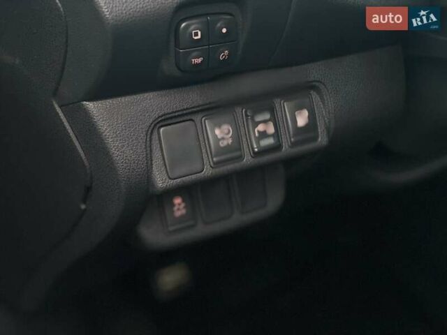 Серый Ниссан Лиф, объемом двигателя 0 л и пробегом 102 тыс. км за 8200 $, фото 11 на Automoto.ua