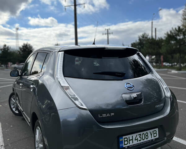 Сірий Ніссан Ліф, об'ємом двигуна 0 л та пробігом 125 тис. км за 6900 $, фото 7 на Automoto.ua