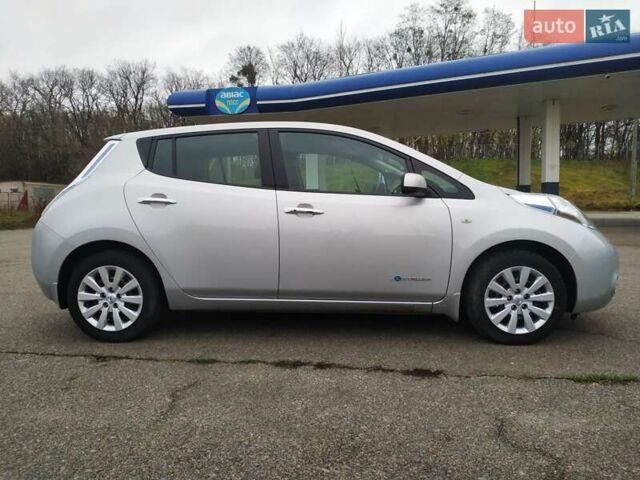 Серый Ниссан Лиф, объемом двигателя 0 л и пробегом 55 тыс. км за 6900 $, фото 3 на Automoto.ua