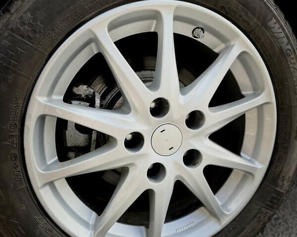 Сірий Ніссан Ліф, об'ємом двигуна 0 л та пробігом 125 тис. км за 6900 $, фото 25 на Automoto.ua