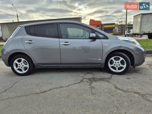 Сірий Ніссан Ліф, об'ємом двигуна 0 л та пробігом 65 тис. км за 8750 $, фото 1 на Automoto.ua