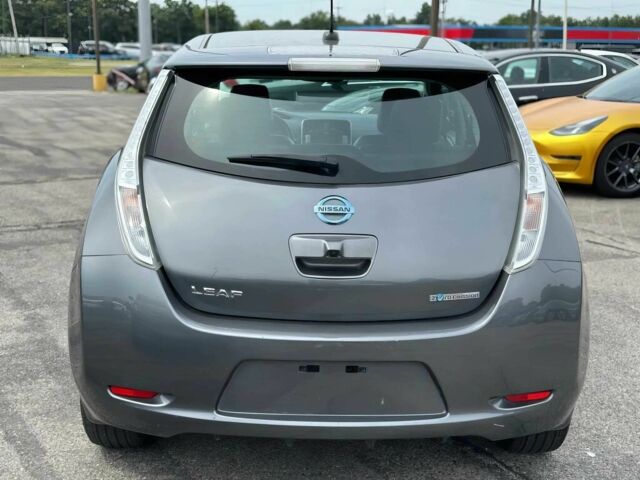 Серый Ниссан Лиф, объемом двигателя 0 л и пробегом 50 тыс. км за 4500 $, фото 5 на Automoto.ua