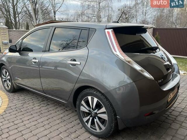 Серый Ниссан Лиф, объемом двигателя 0 л и пробегом 125 тыс. км за 8600 $, фото 4 на Automoto.ua