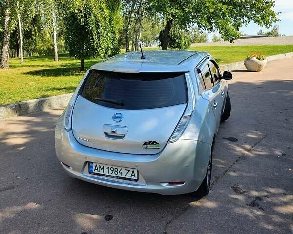Сірий Ніссан Ліф, об'ємом двигуна 0 л та пробігом 54 тис. км за 8400 $, фото 4 на Automoto.ua