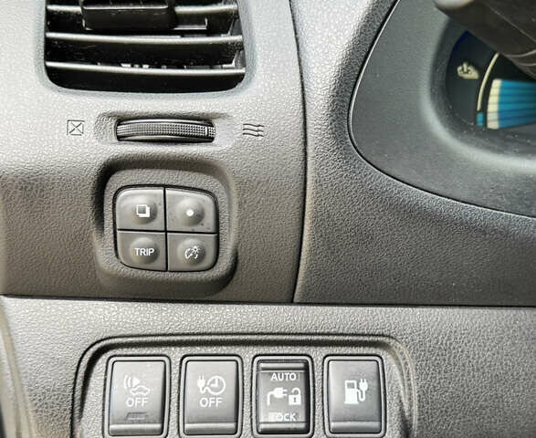 Серый Ниссан Лиф, объемом двигателя 0 л и пробегом 99 тыс. км за 8899 $, фото 16 на Automoto.ua