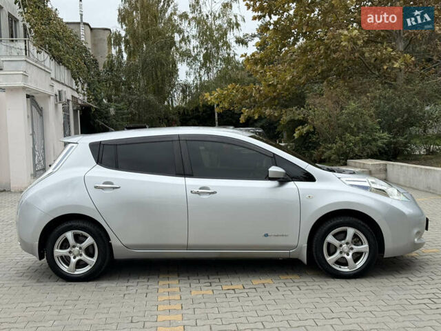 Серый Ниссан Лиф, объемом двигателя 0 л и пробегом 53 тыс. км за 6999 $, фото 9 на Automoto.ua