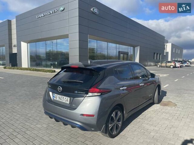 Серый Ниссан Лиф, объемом двигателя 0 л и пробегом 144 тыс. км за 12500 $, фото 4 на Automoto.ua