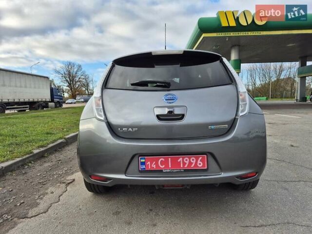 Сірий Ніссан Ліф, об'ємом двигуна 0 л та пробігом 65 тис. км за 8750 $, фото 3 на Automoto.ua