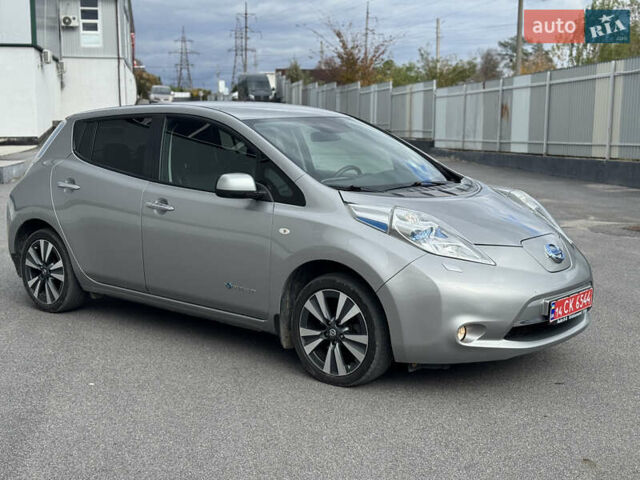 Сірий Ніссан Ліф, об'ємом двигуна 0 л та пробігом 100 тис. км за 8000 $, фото 6 на Automoto.ua