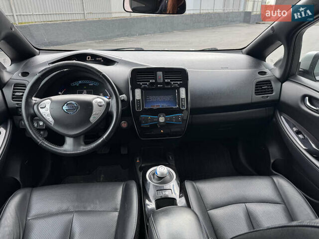 Сірий Ніссан Ліф, об'ємом двигуна 0 л та пробігом 100 тис. км за 8000 $, фото 11 на Automoto.ua