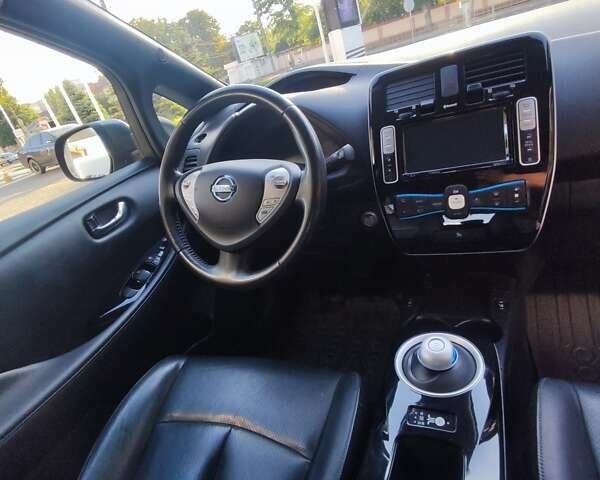 Сірий Ніссан Ліф, об'ємом двигуна 0 л та пробігом 130 тис. км за 9500 $, фото 5 на Automoto.ua