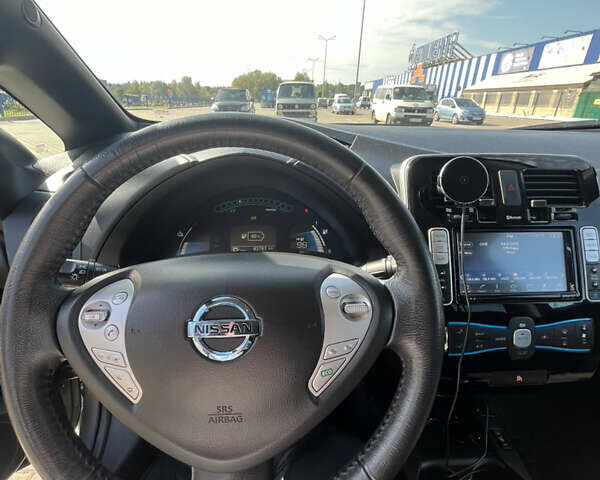 Серый Ниссан Лиф, объемом двигателя 0 л и пробегом 83 тыс. км за 7800 $, фото 14 на Automoto.ua