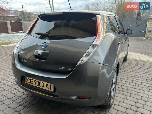 Серый Ниссан Лиф, объемом двигателя 0 л и пробегом 125 тыс. км за 8600 $, фото 7 на Automoto.ua