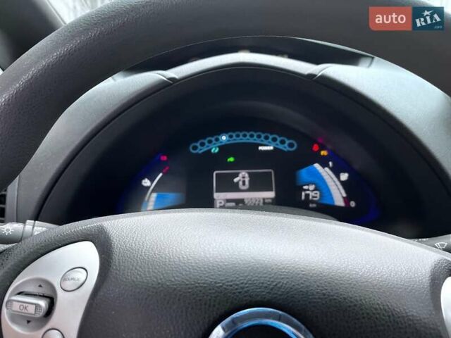 Серый Ниссан Лиф, объемом двигателя 0 л и пробегом 90 тыс. км за 8500 $, фото 6 на Automoto.ua