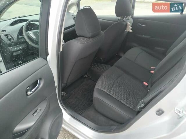 Серый Ниссан Лиф, объемом двигателя 0 л и пробегом 55 тыс. км за 6900 $, фото 8 на Automoto.ua